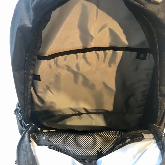 SwissGear Backpack - Picture 4 of 6